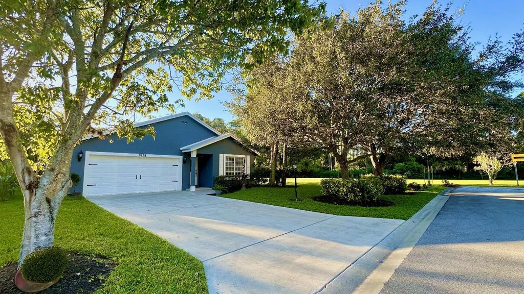 Photo of 8828 SW Horizon Court, Stuart, FL 34997 (MLS # R11131066)
