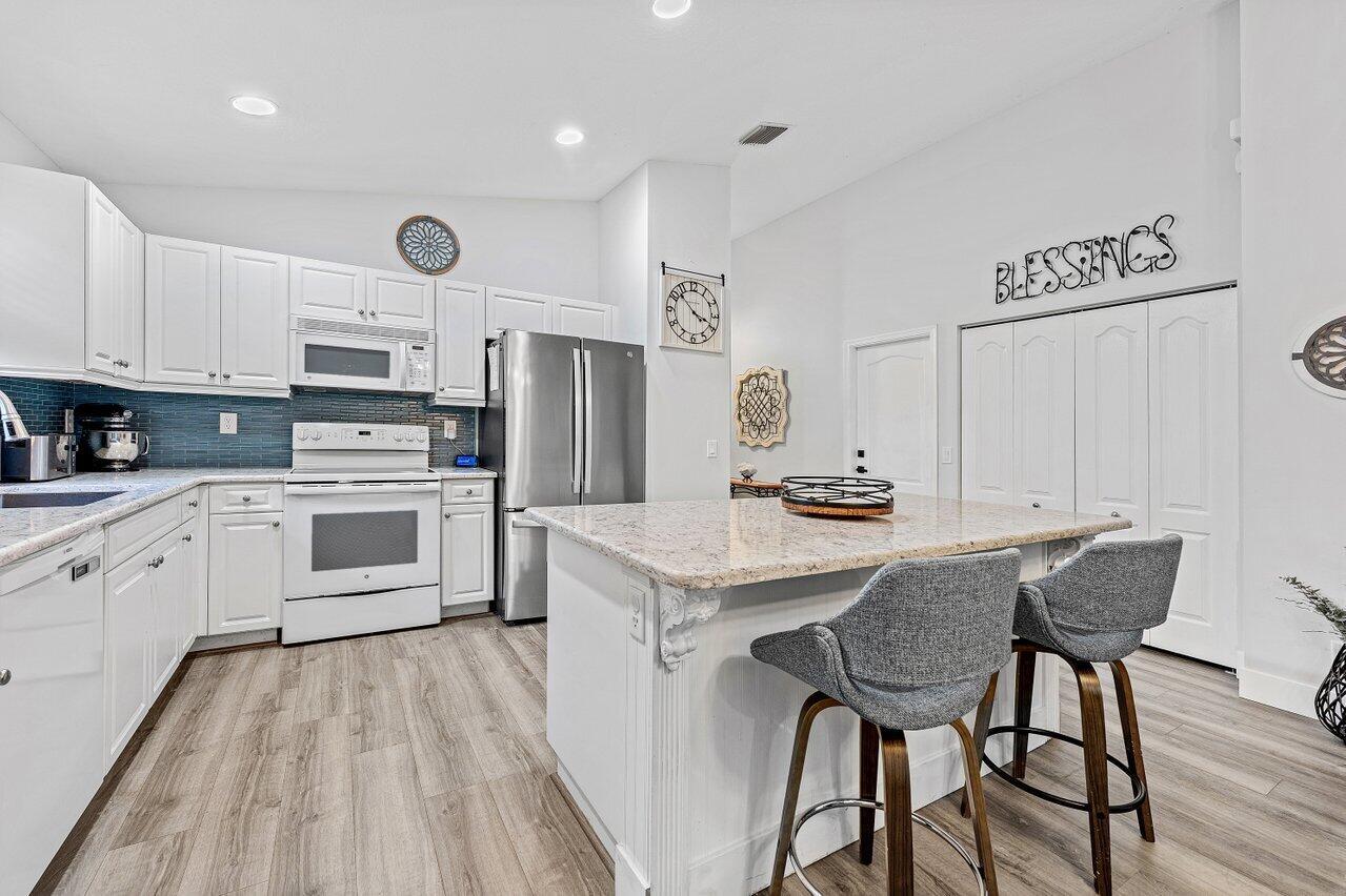 ST LUCIE FALLS (AKA RIVER - Residential