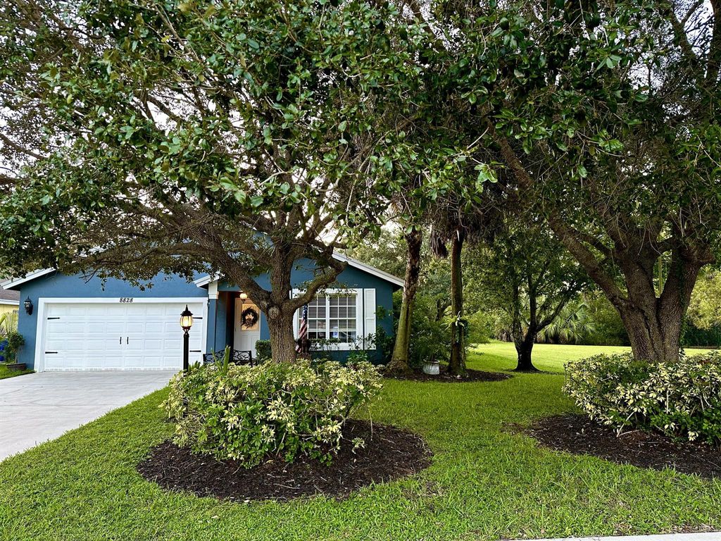 Photo of 8828 SW Horizon Court, Stuart, FL 34997 (MLS # R11131066)