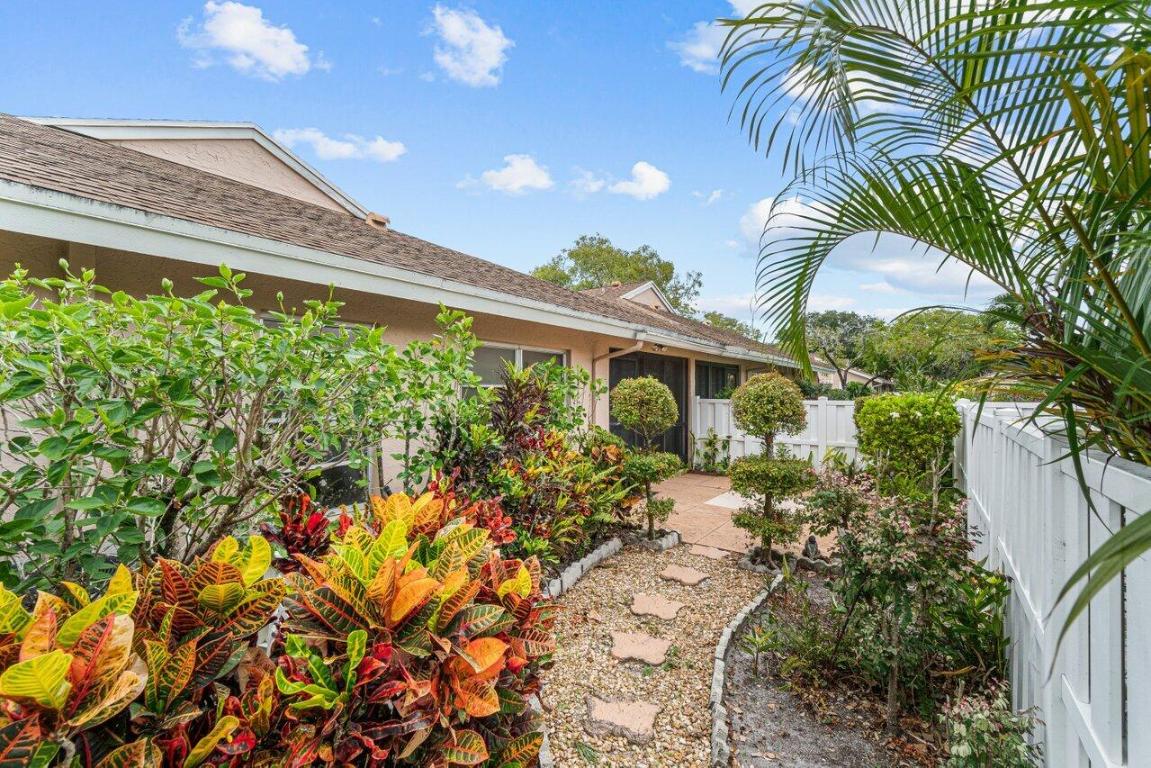 WHISPER WALK - Residential