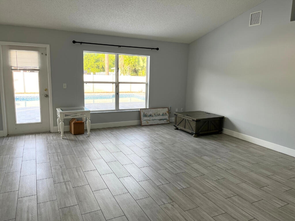 PORT ST LUCIE SECTION 25 - Residential