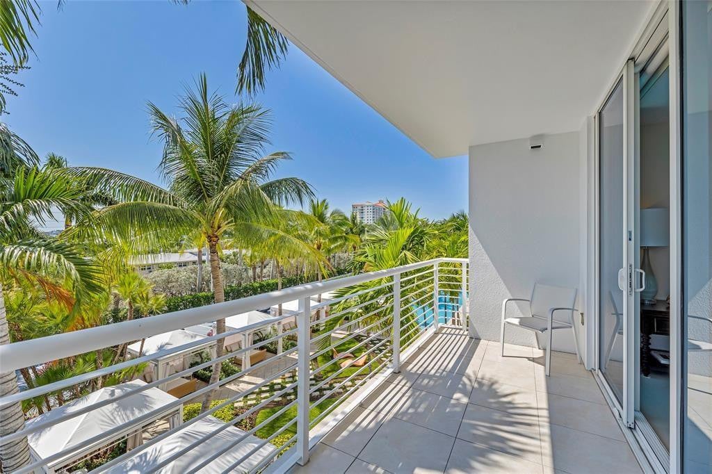 2821 N Ocean Boulevard 307s