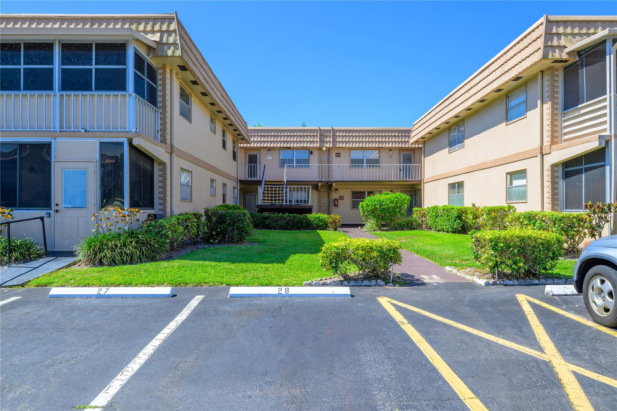 KINGS POINT - Residential Lease