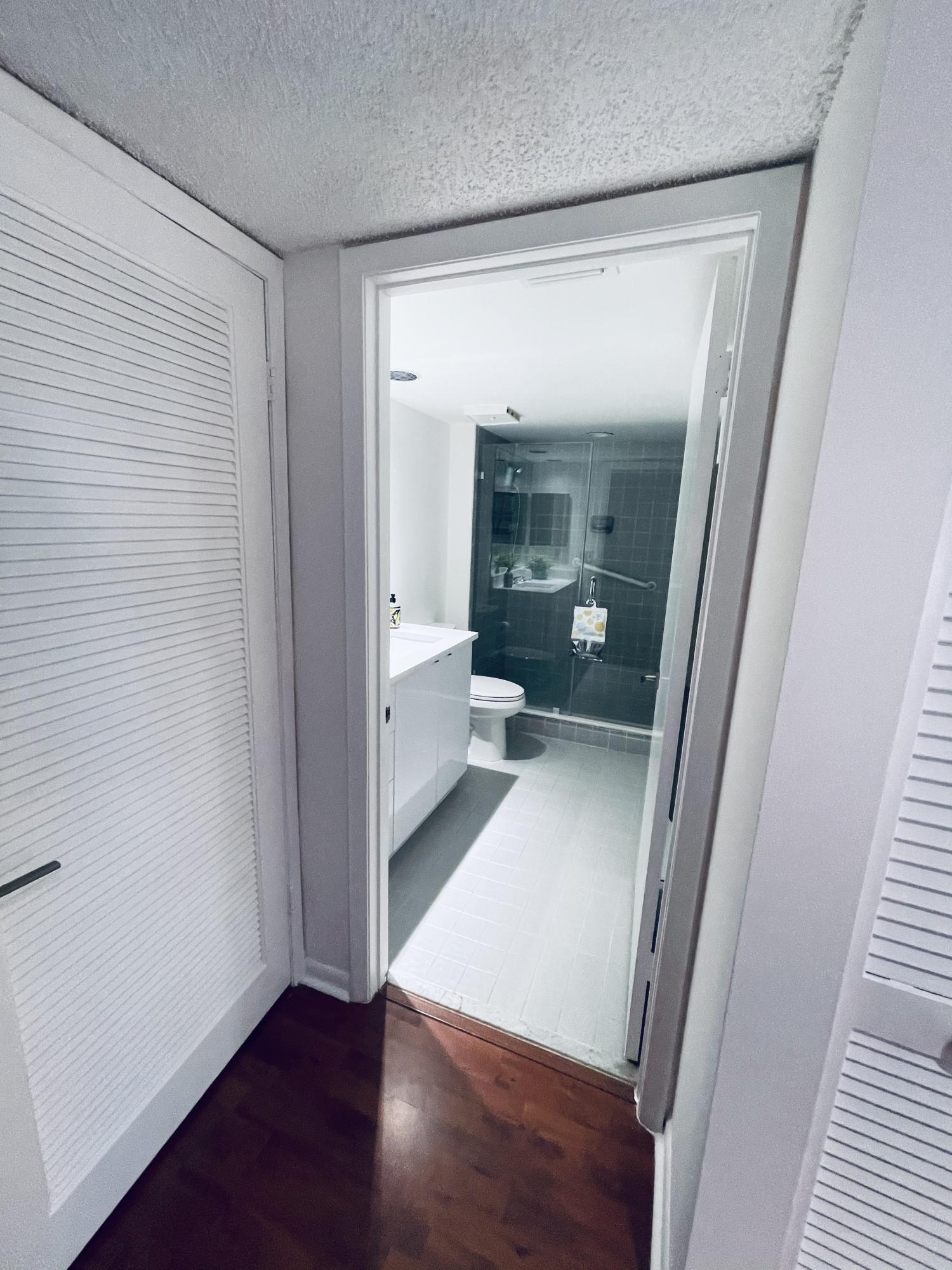GLENEAGLES CONDO I - Residential Lease
