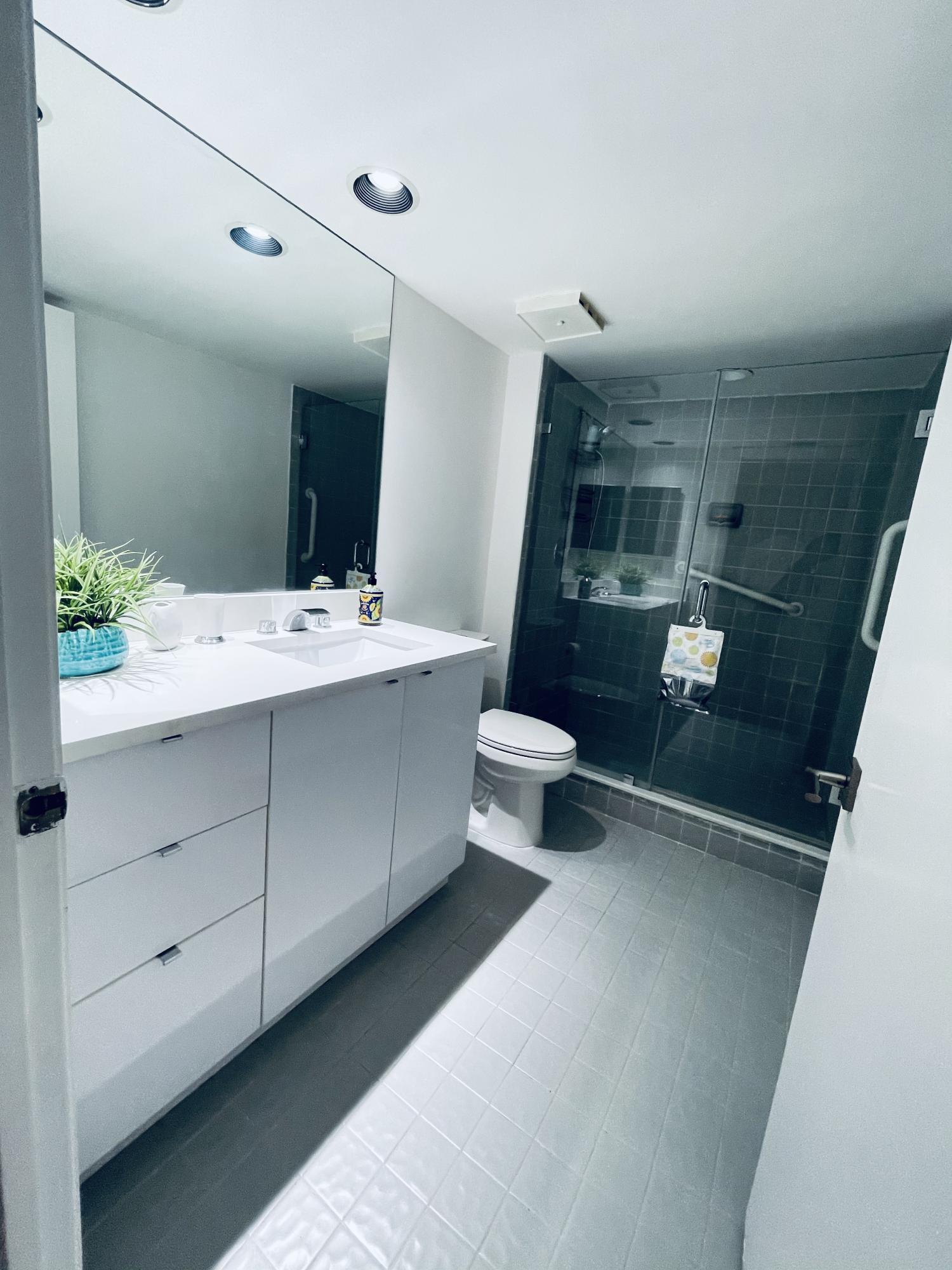 GLENEAGLES CONDO I - Residential Lease
