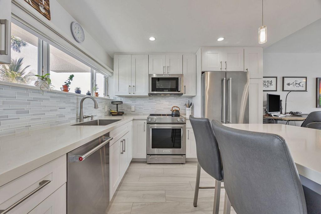 Photo of 500 SE 21st Avenue #406, Deerfield Beach, FL 33441 (MLS # R11089265)