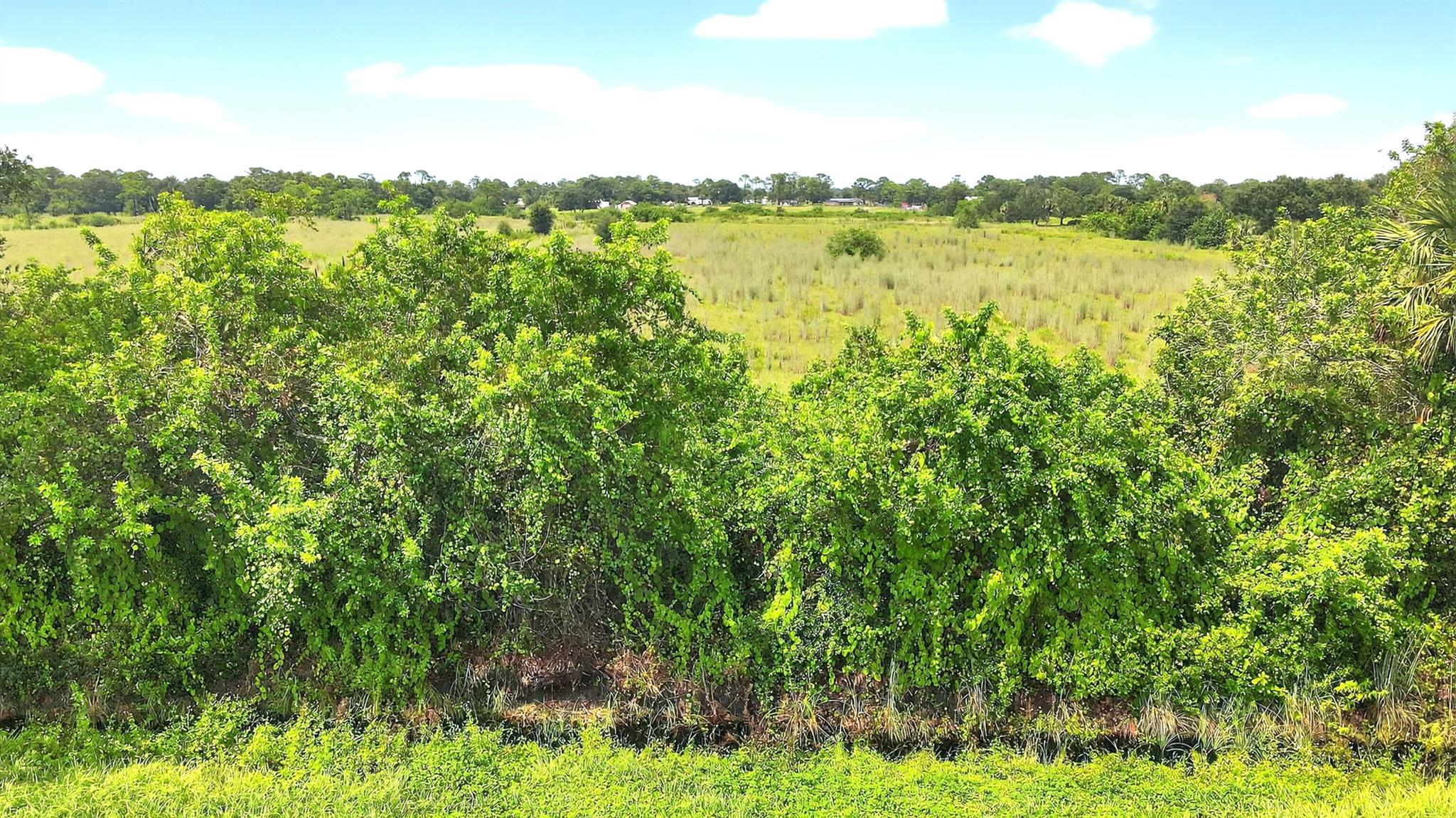 NW Okeechobee - Land