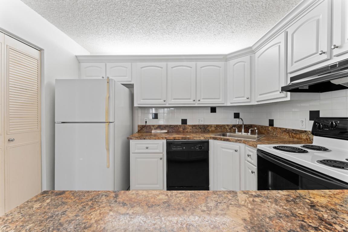 PINE RIDGE SOUTH I CONDO - Residential Lease