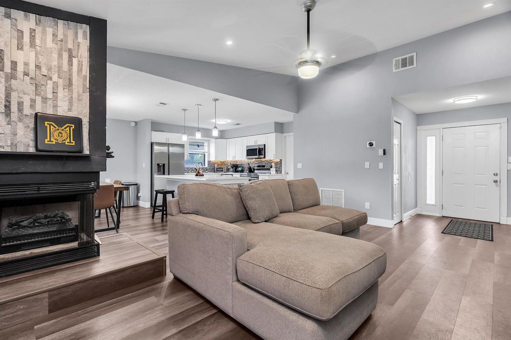 Photo of 398 SE Husted Terrace, Port Saint Lucie, FL 34983 (MLS # R11088908)