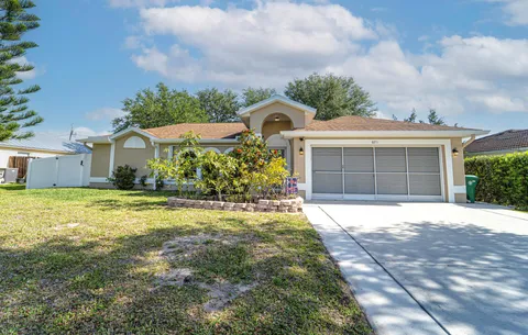 671 SW Stillman Avenue, Port St Lucie, FL MLS: R11082671