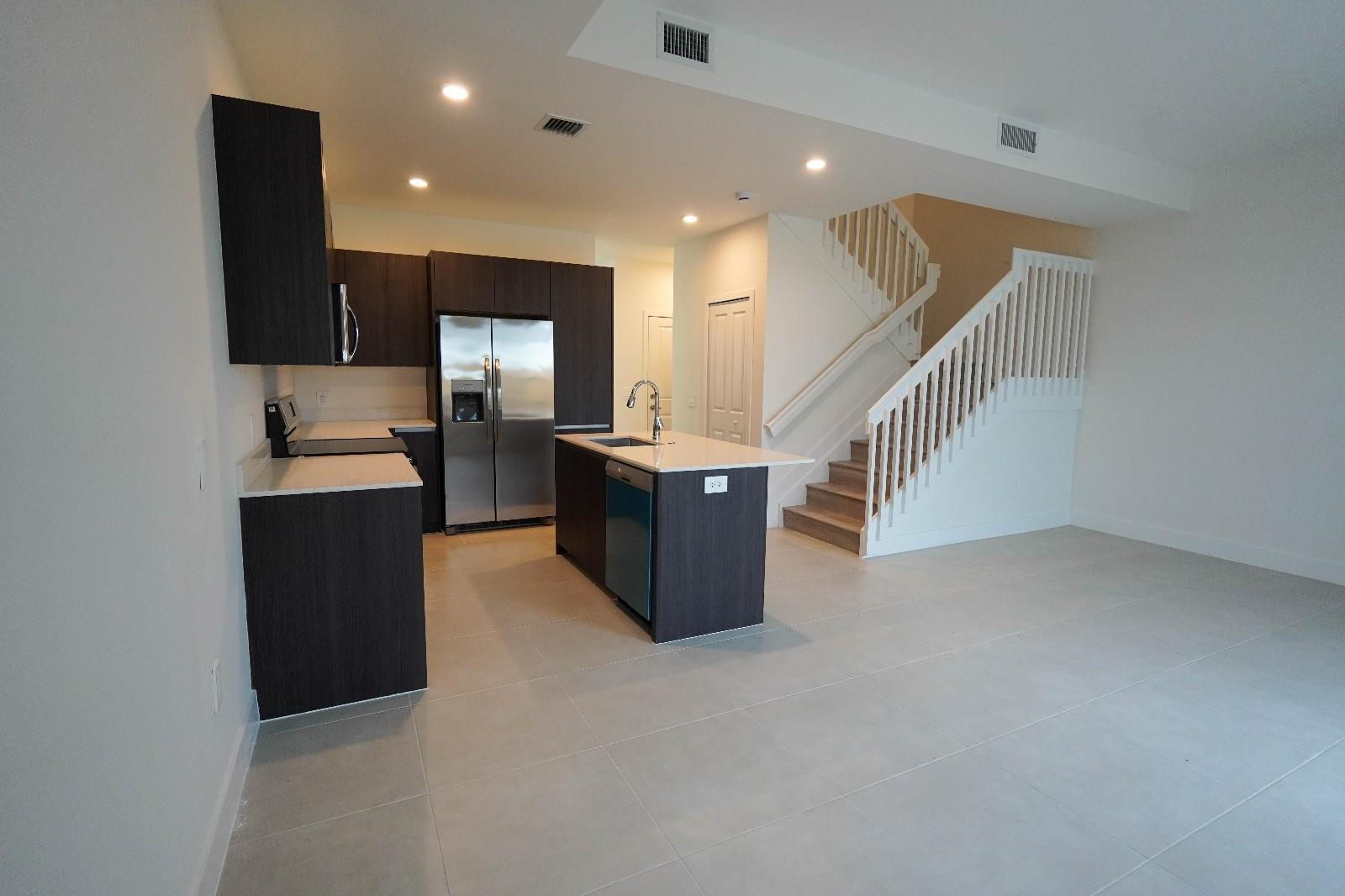 Century Pk Square - Residential Lease