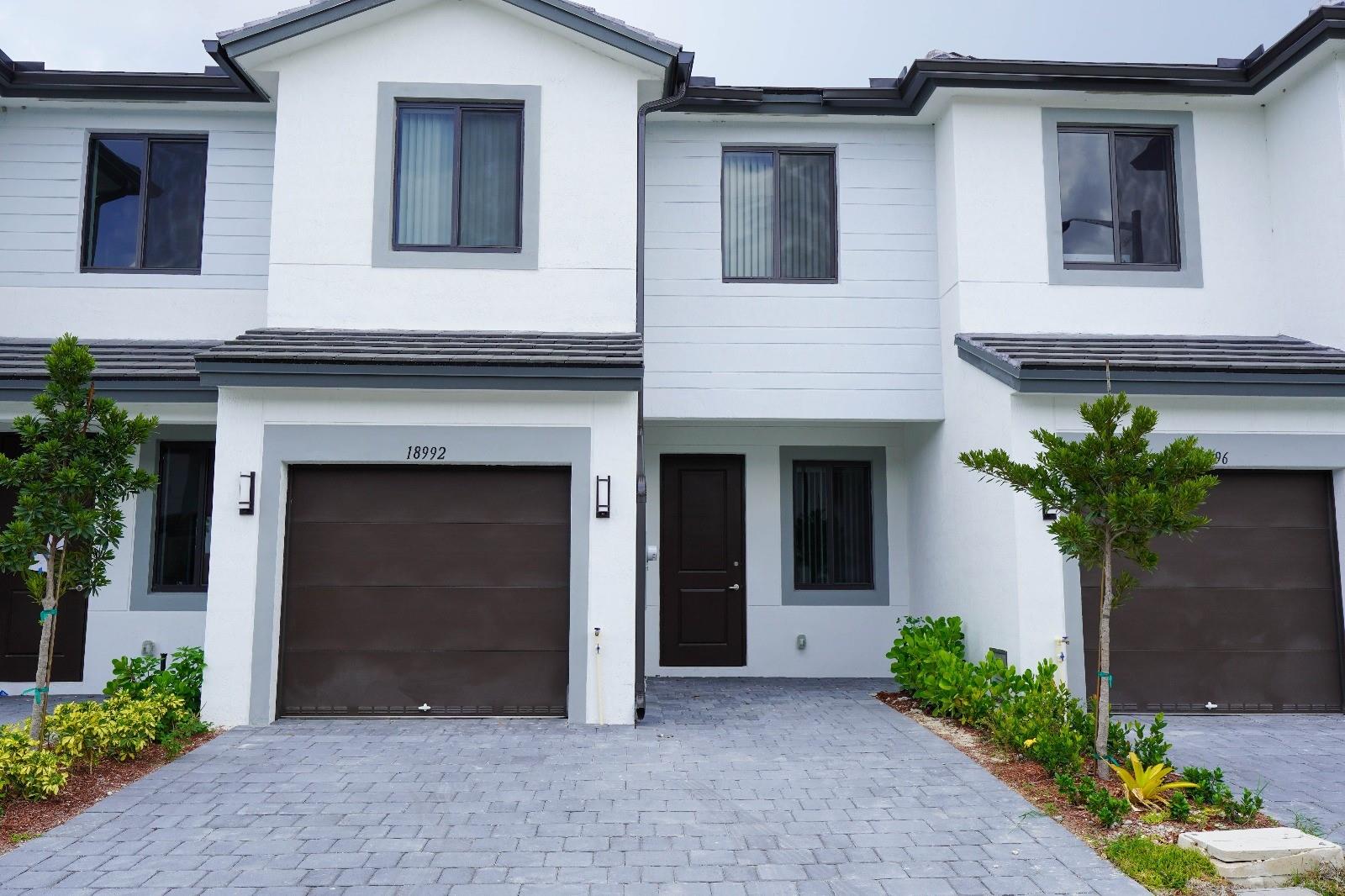 Century Pk Square - Residential Lease
