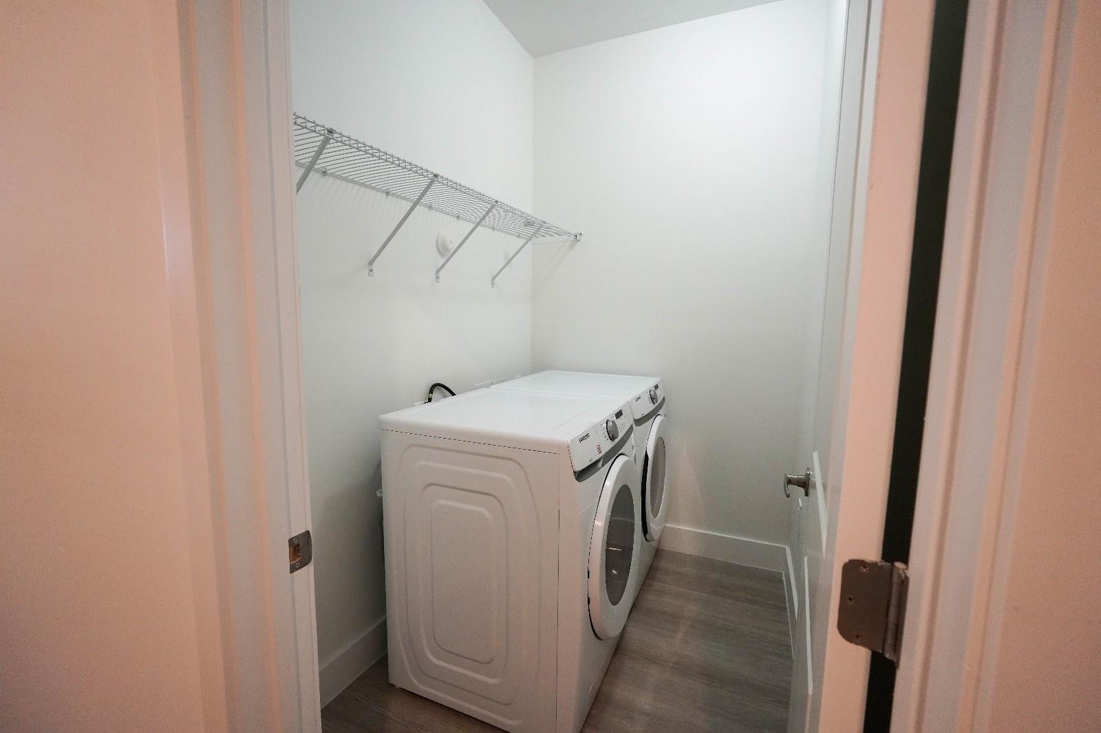 Century Pk Square - Residential Lease