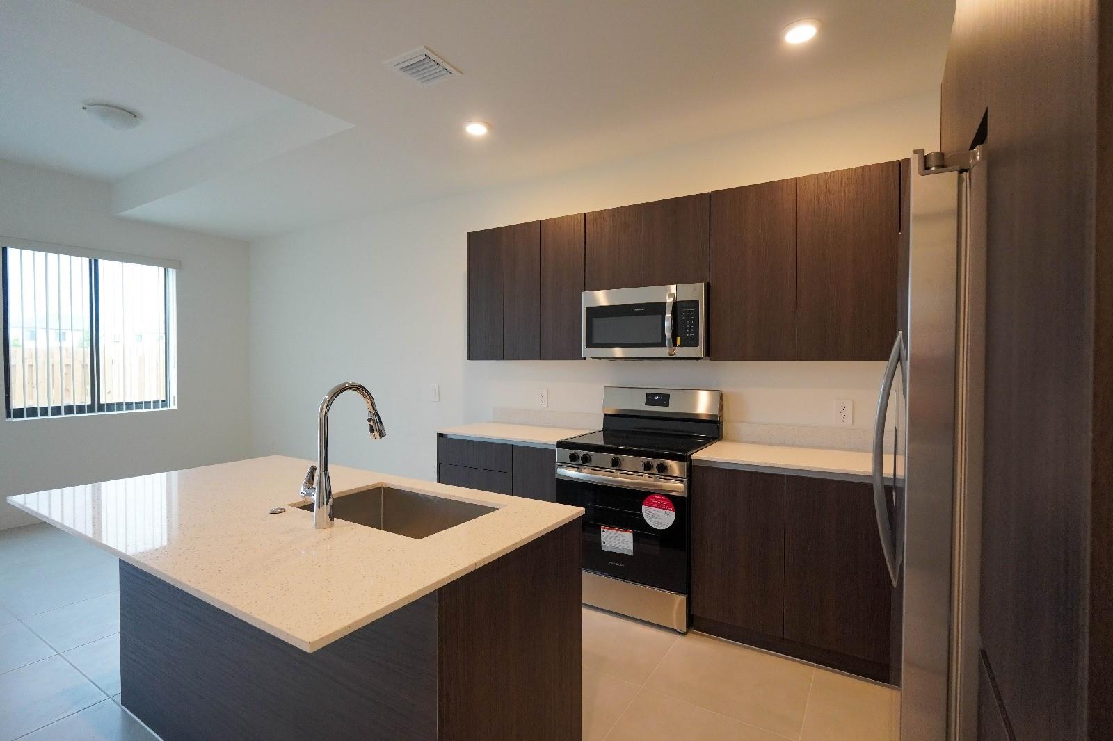 Century Pk Square - Residential Lease