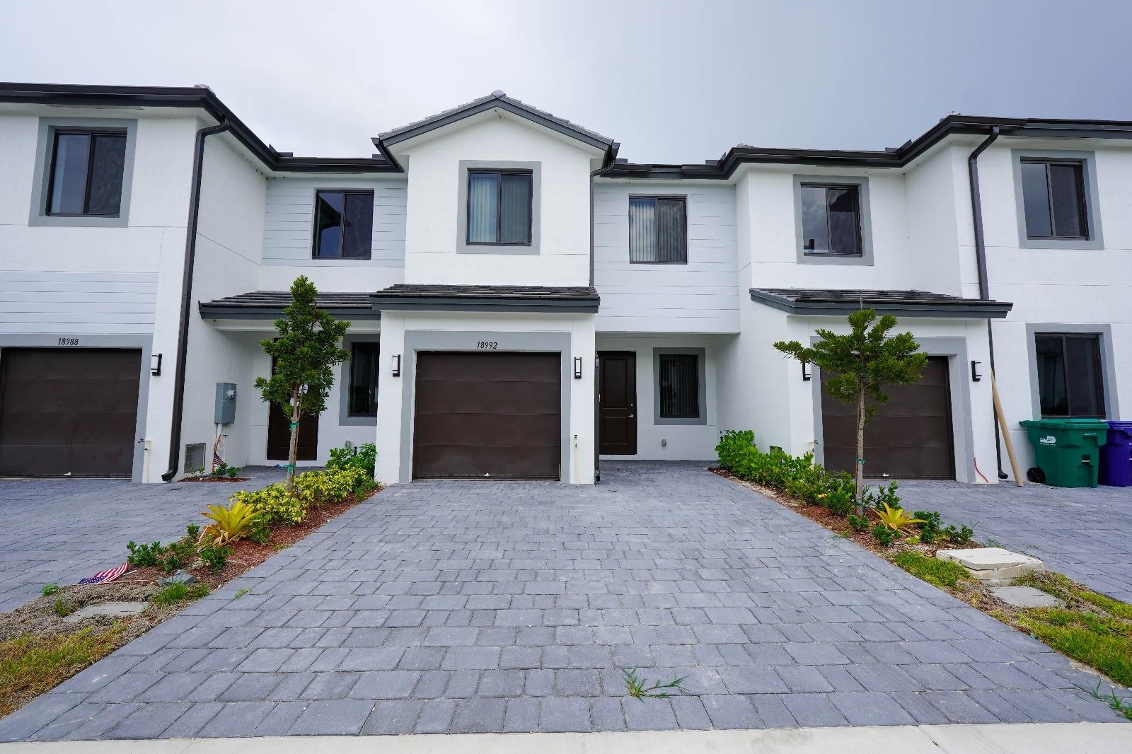 Century Pk Square - Residential Lease