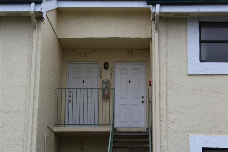 One of a kind, new floor, beautiful 1-bedroom and one full bathroom, spectacular unit with a nice kitchen, washer & dryer inside the unit, and fantastic amenities: clubhouse, pool, gym. Great location! Easy to show!