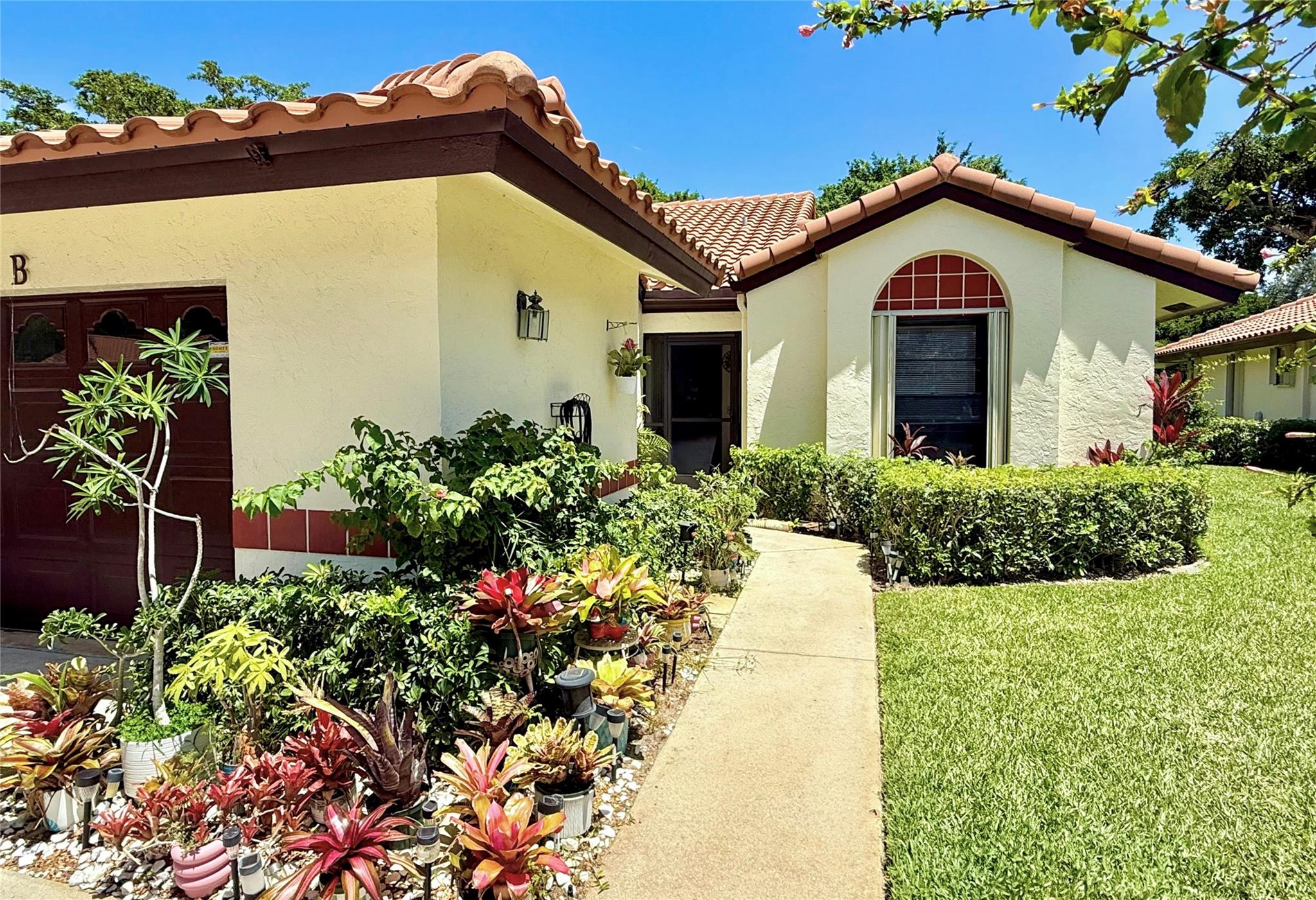 10952 Roebelini Palm Ct B