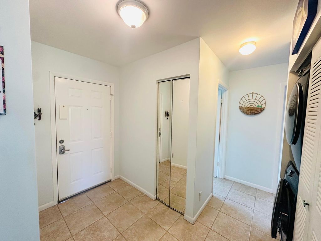 Photo of 226 Palmetto Court, Jupiter, FL 33458 (MLS # B26025077)