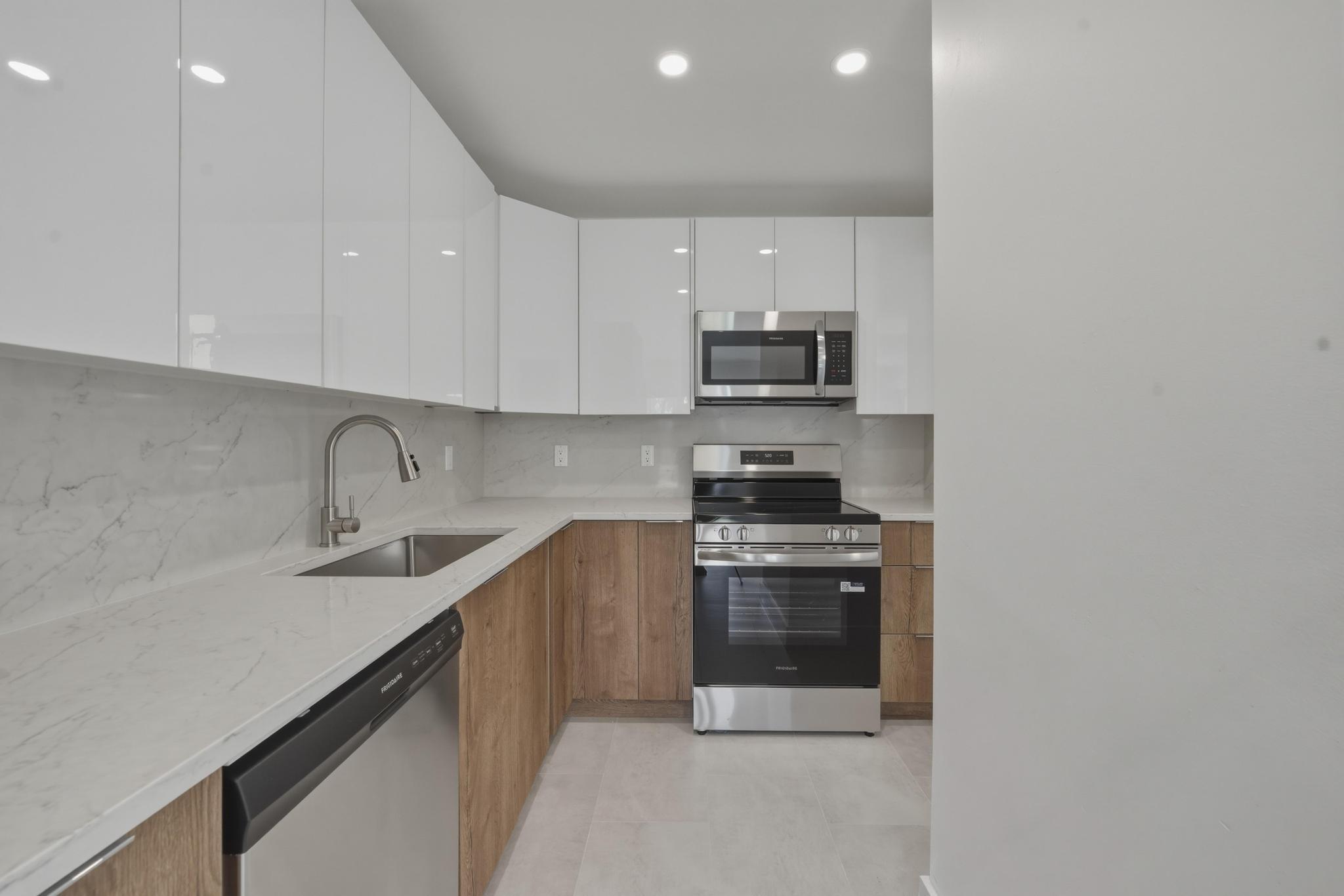 GARDEN POINT CONDO - Residential