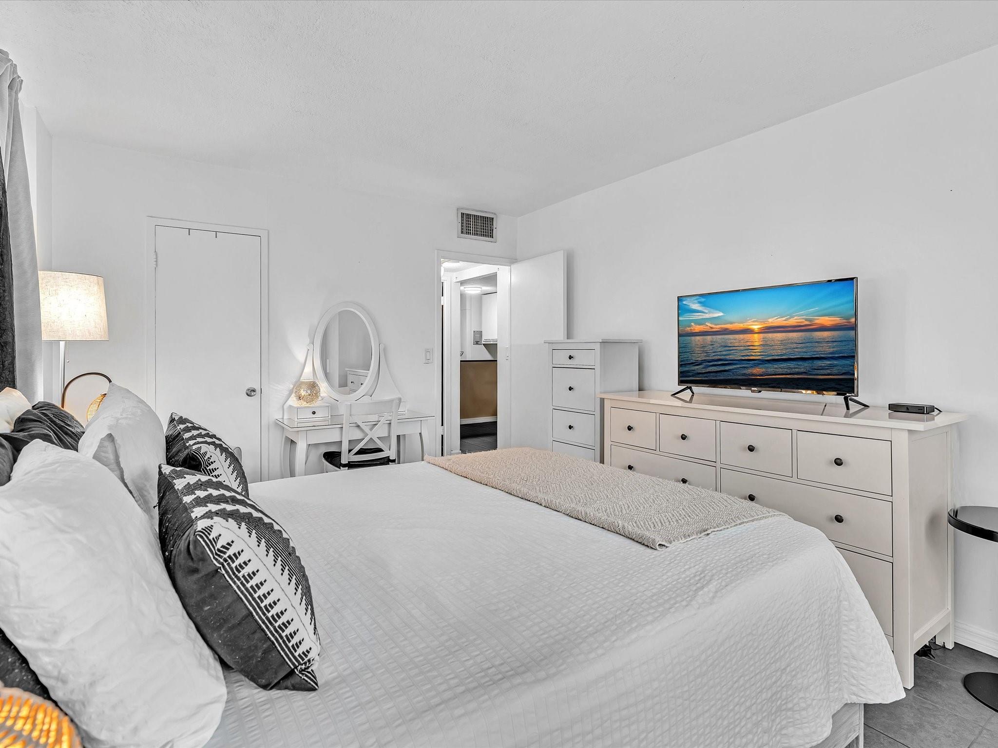 Horizon House Condo - Residential