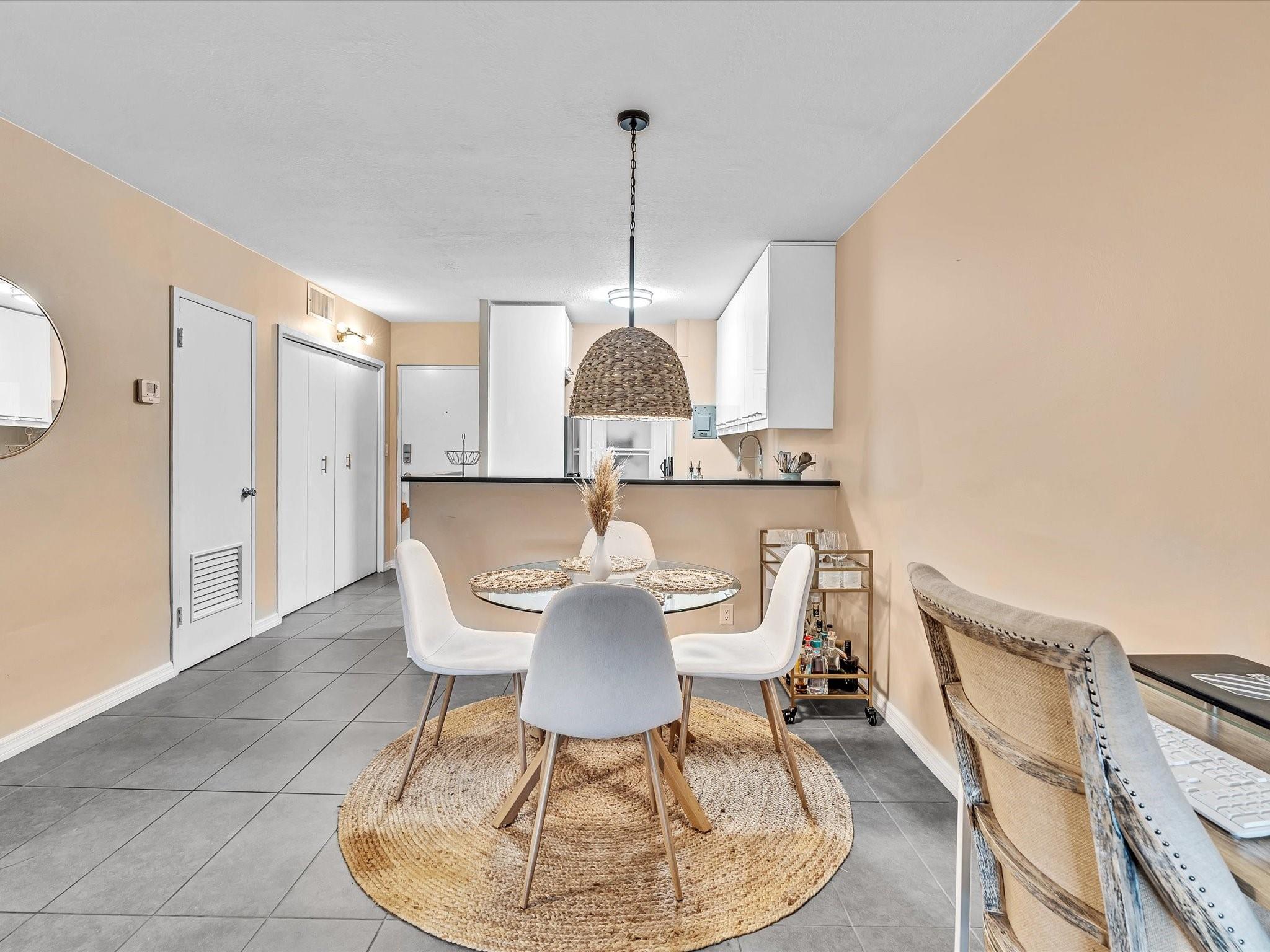 Horizon House Condo - Residential