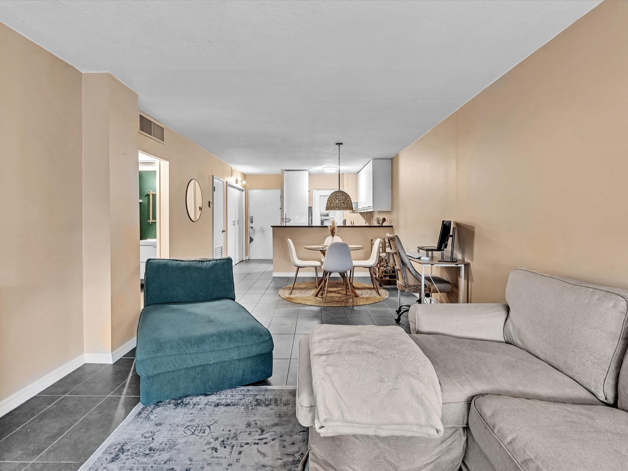 Horizon House Condo - Residential