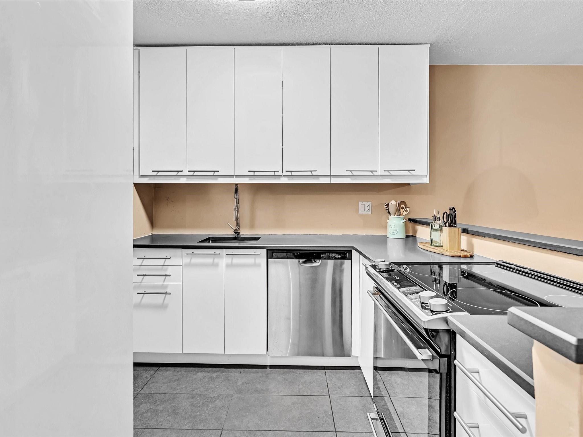 Horizon House Condo - Residential