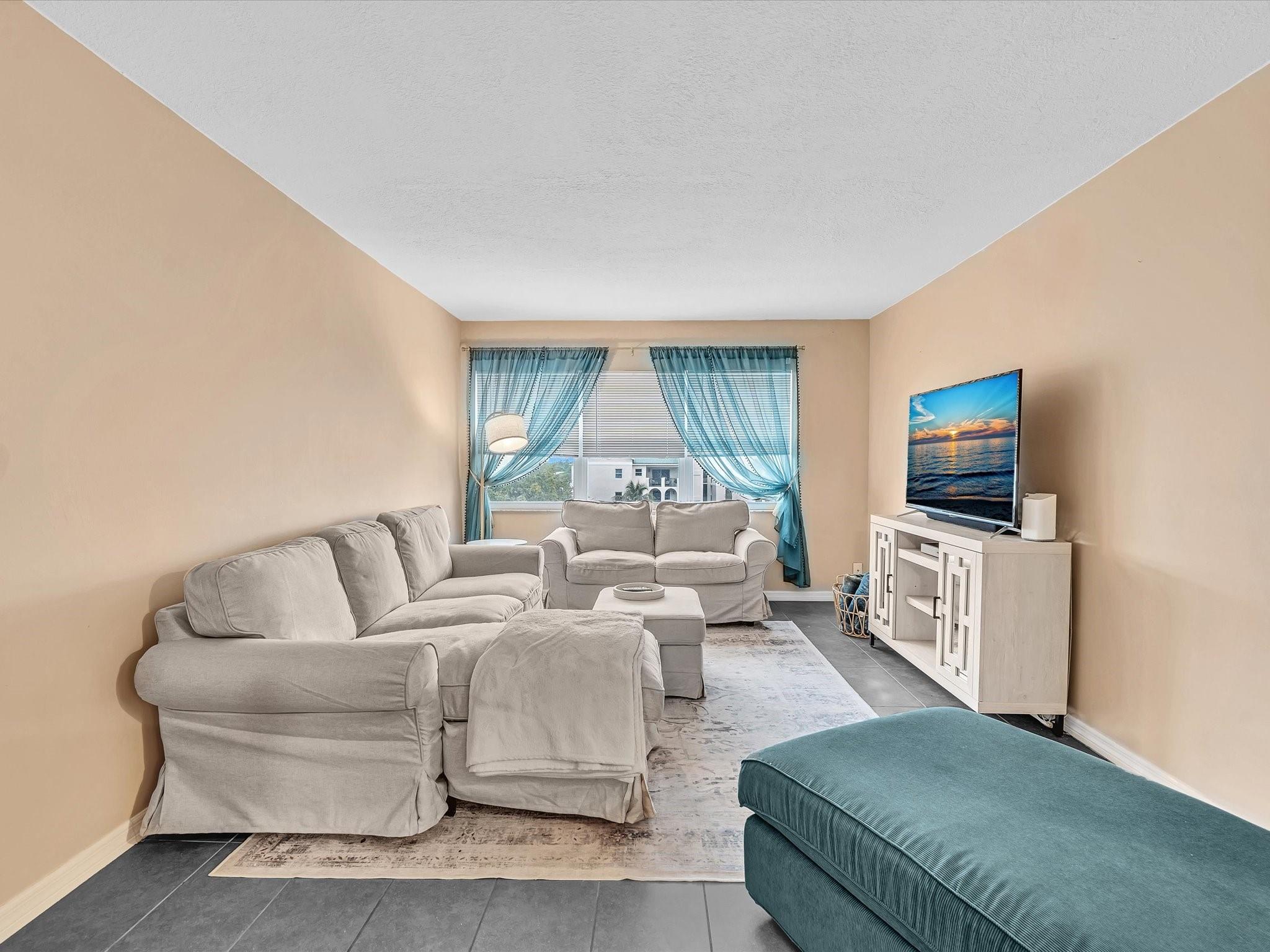 Horizon House Condo - Residential