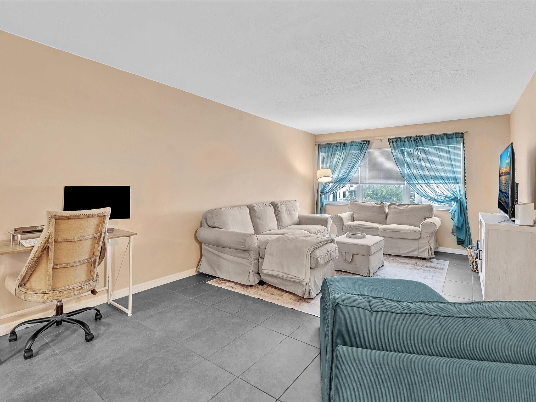 Horizon House Condo - Residential