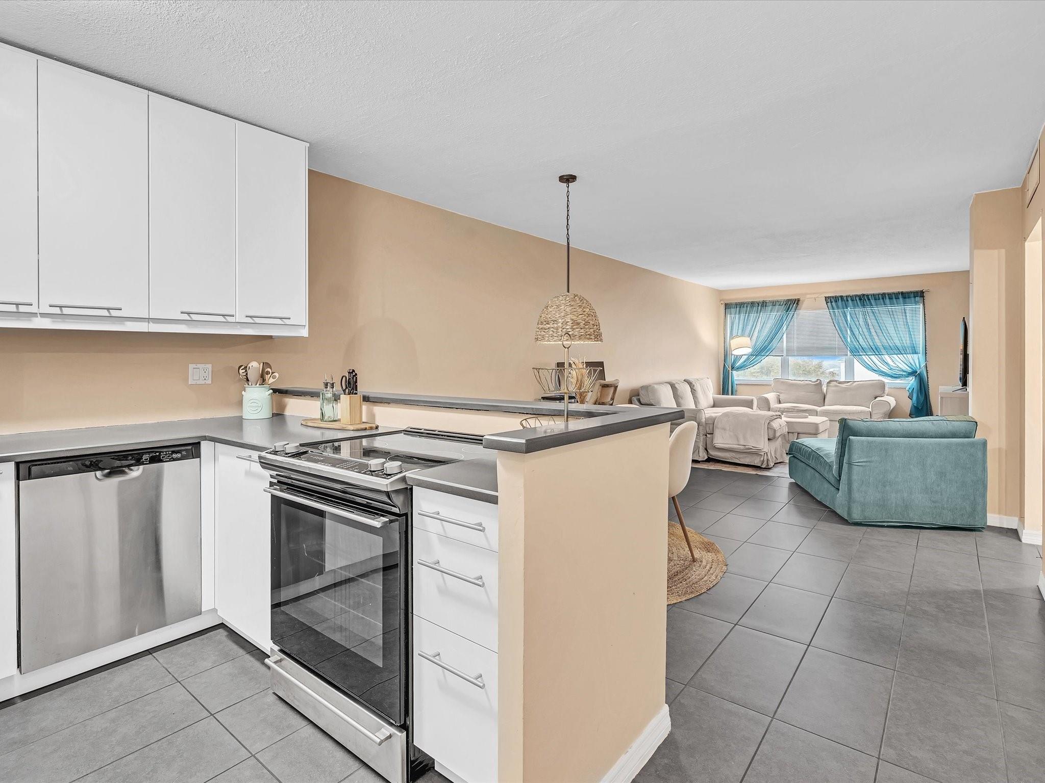 Horizon House Condo - Residential