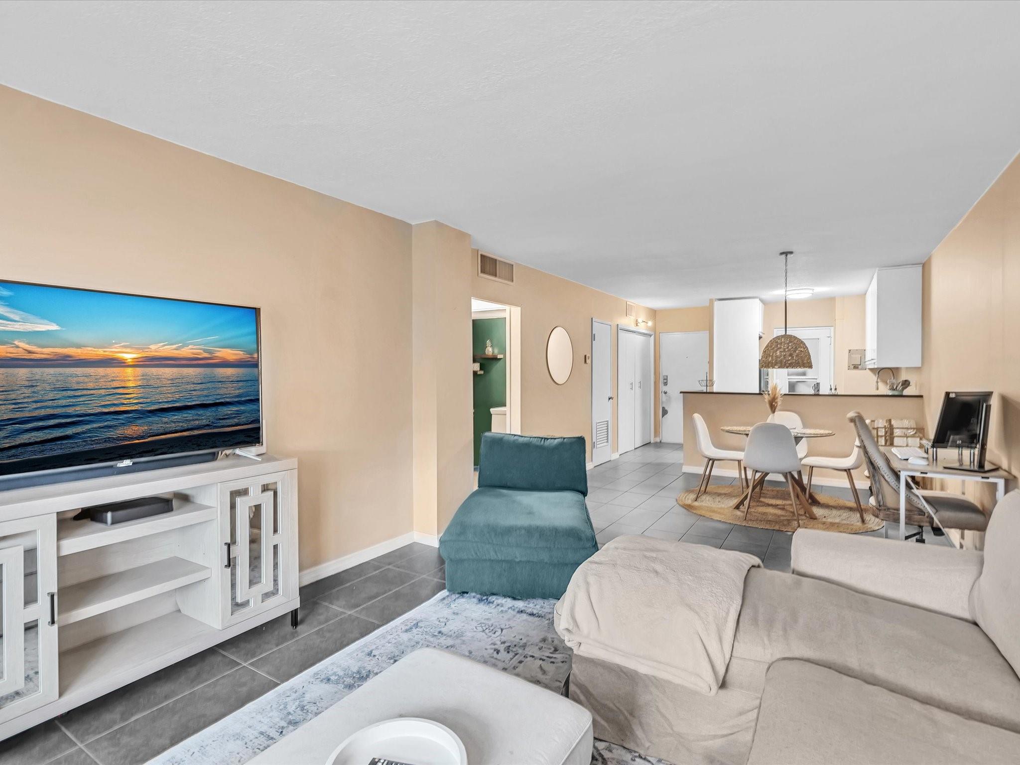 Horizon House Condo - Residential