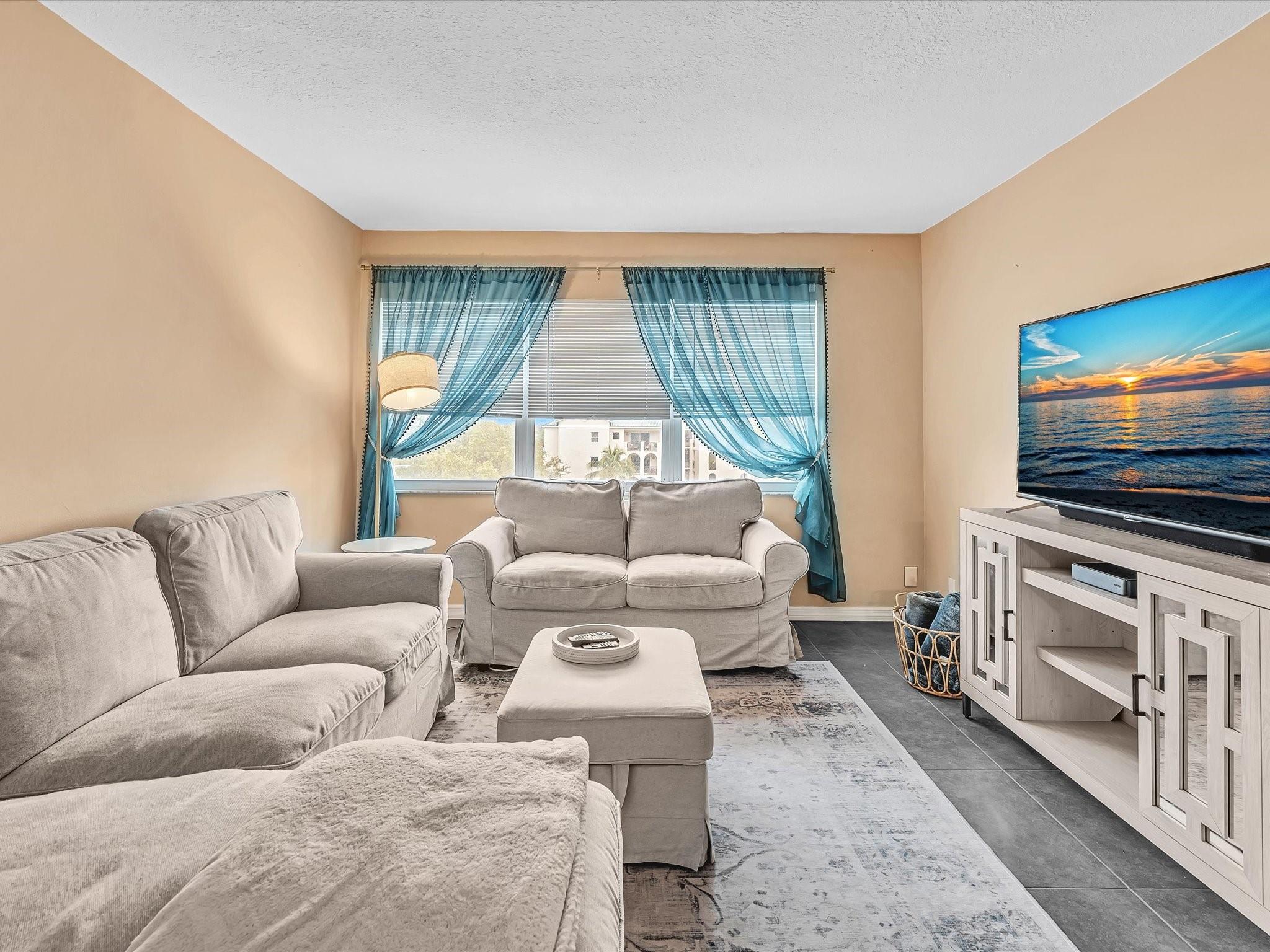 Horizon House Condo - Residential