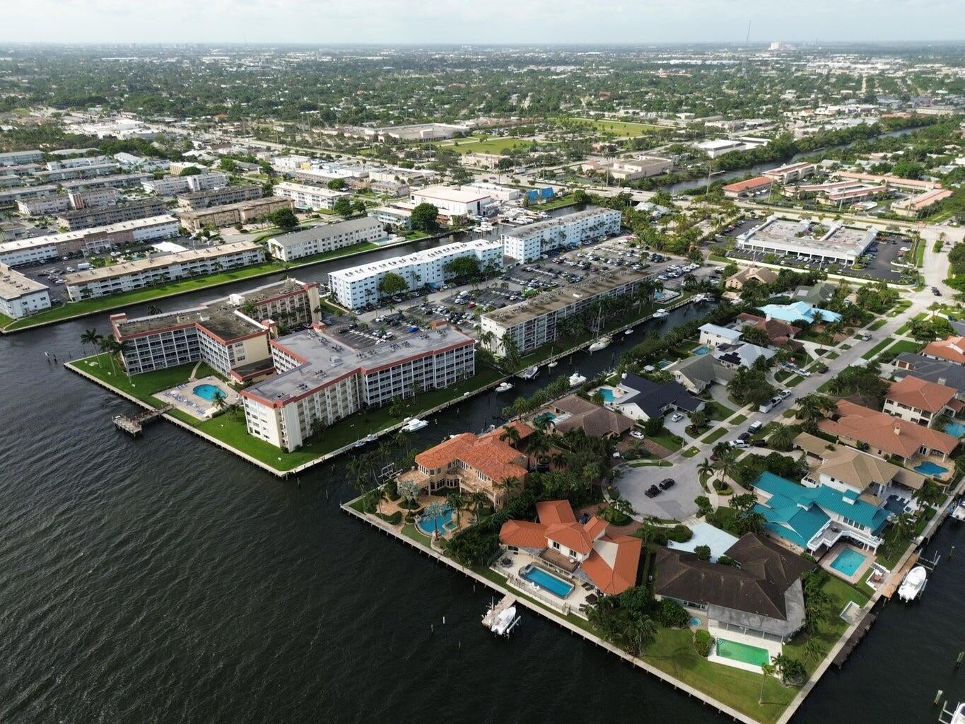 109 PARADISE HARBOUR Boulevard 414