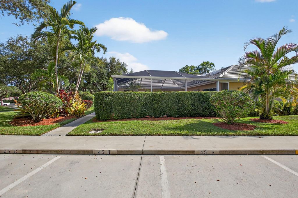 Photo of 4502 Lakemont Court, Palm Beach Gardens, FL 33403 (MLS # R11118665)