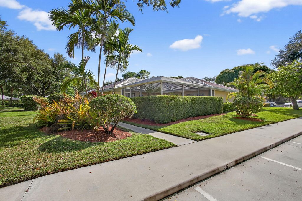 Photo of 4502 Lakemont Court, Palm Beach Gardens, FL 33403 (MLS # R11118665)