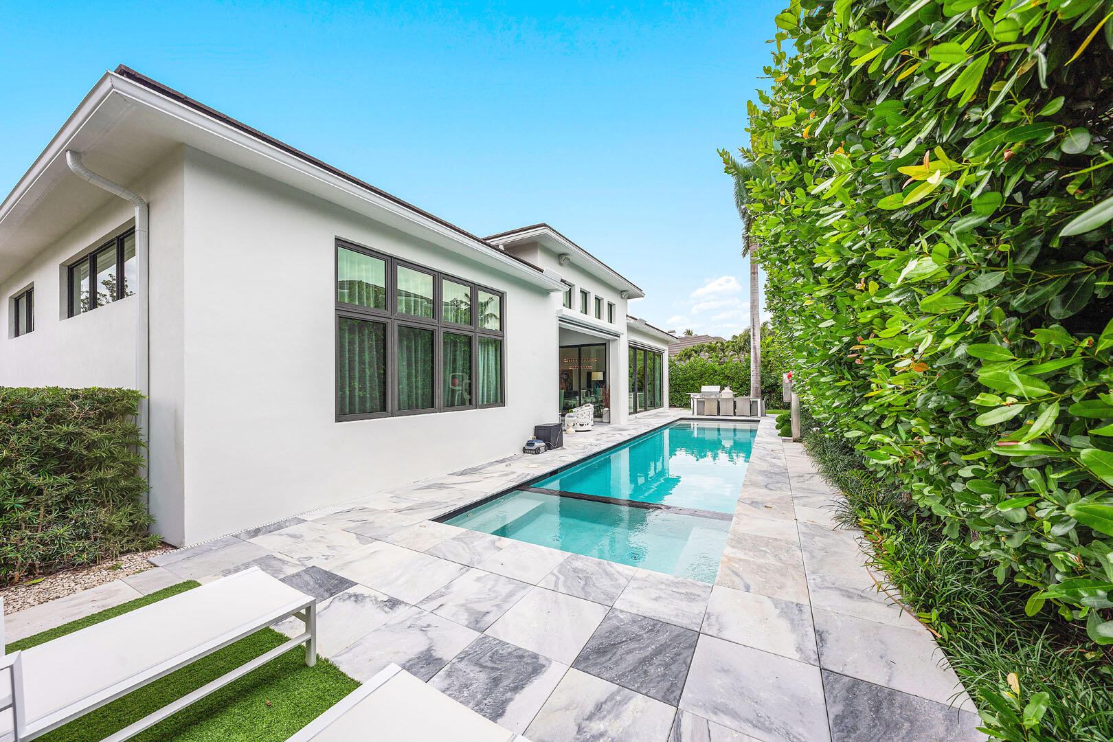 ROYAL PALM YACHT & COUNTRY CLUB - Residential