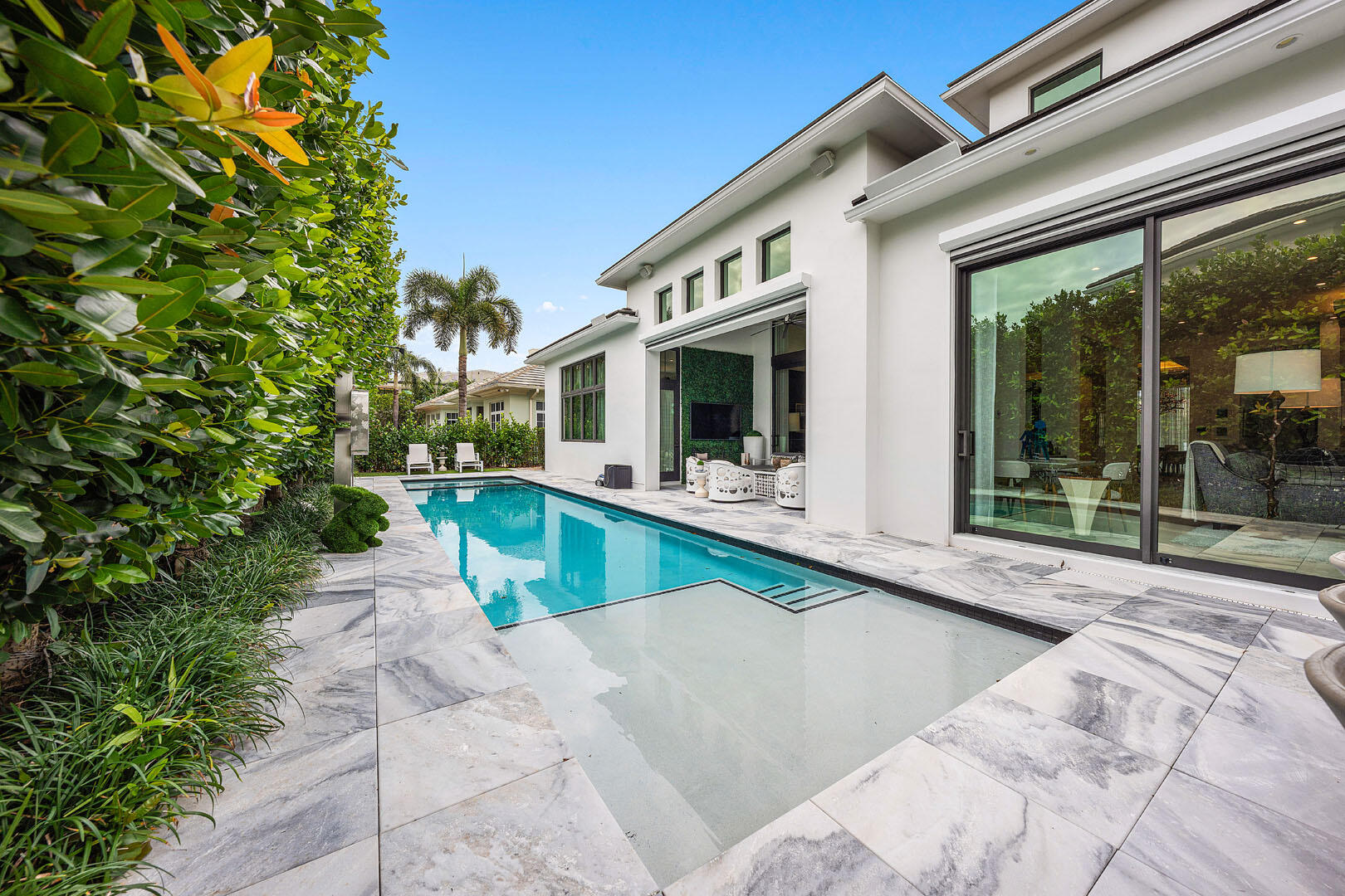 ROYAL PALM YACHT & COUNTRY CLUB - Residential