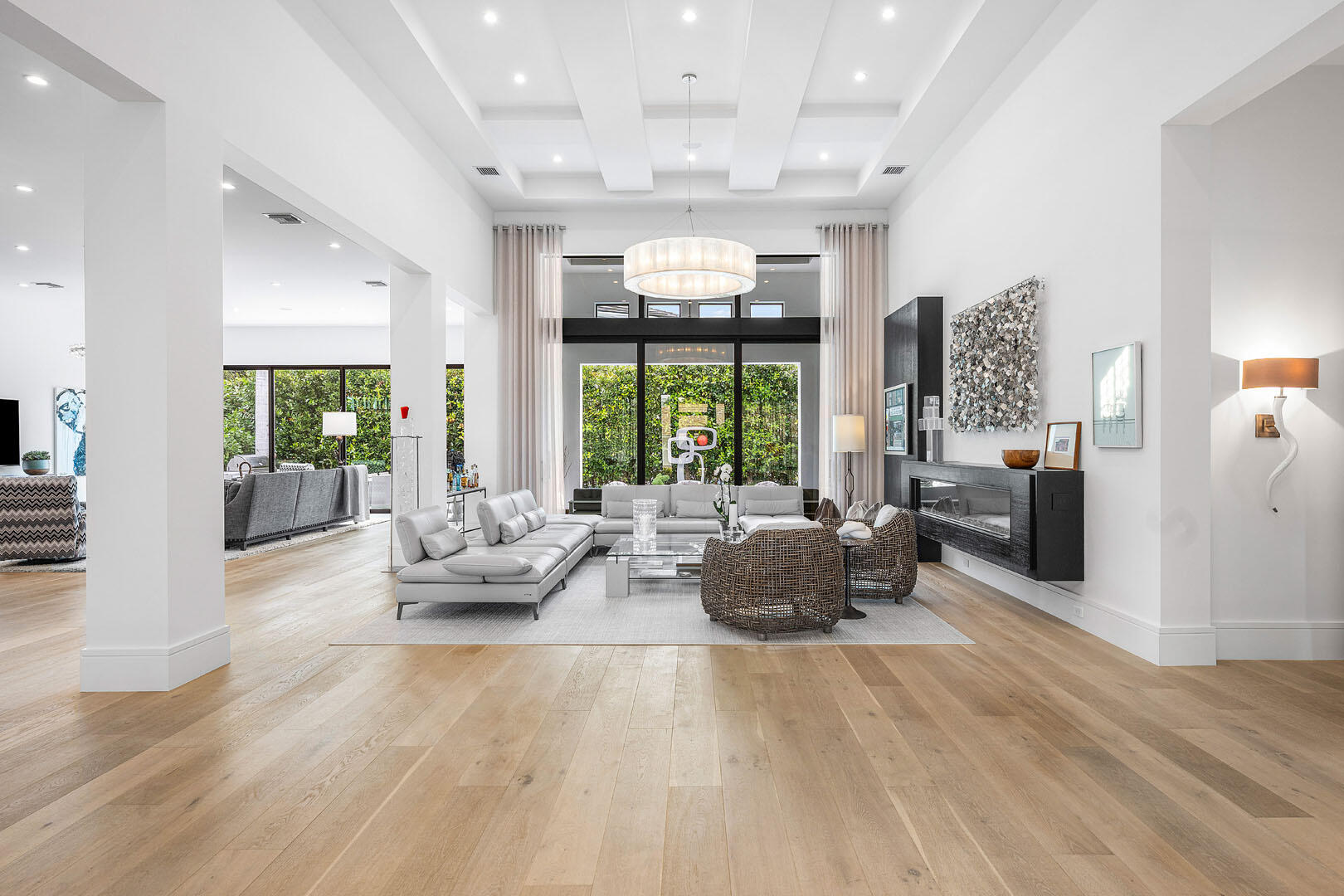 ROYAL PALM YACHT & COUNTRY CLUB - Residential