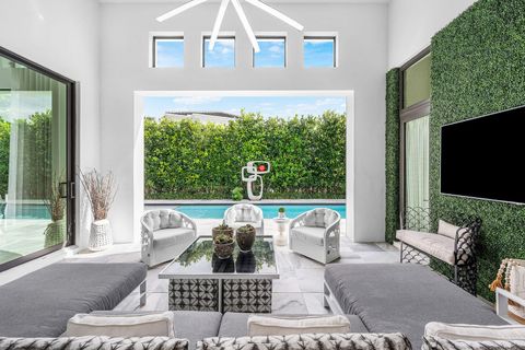 Tiny photo for 2424 Queen Palm Road, Boca Raton, FL 33432 (MLS # R11160418)