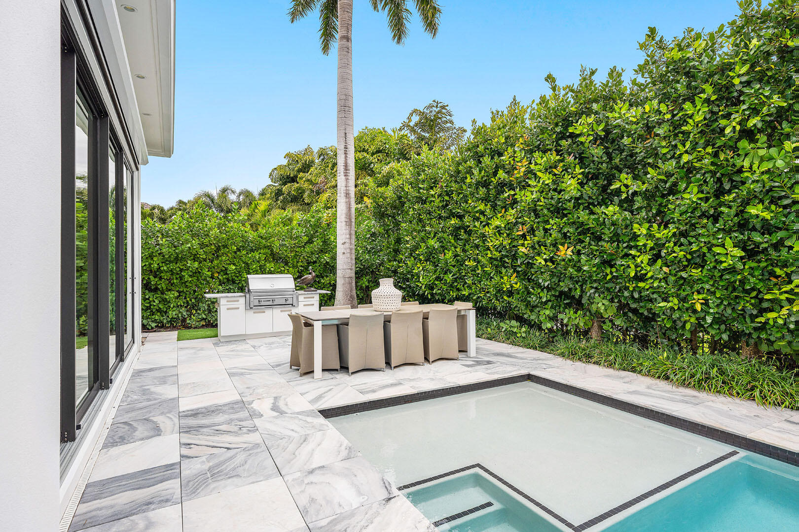 ROYAL PALM YACHT & COUNTRY CLUB - Residential