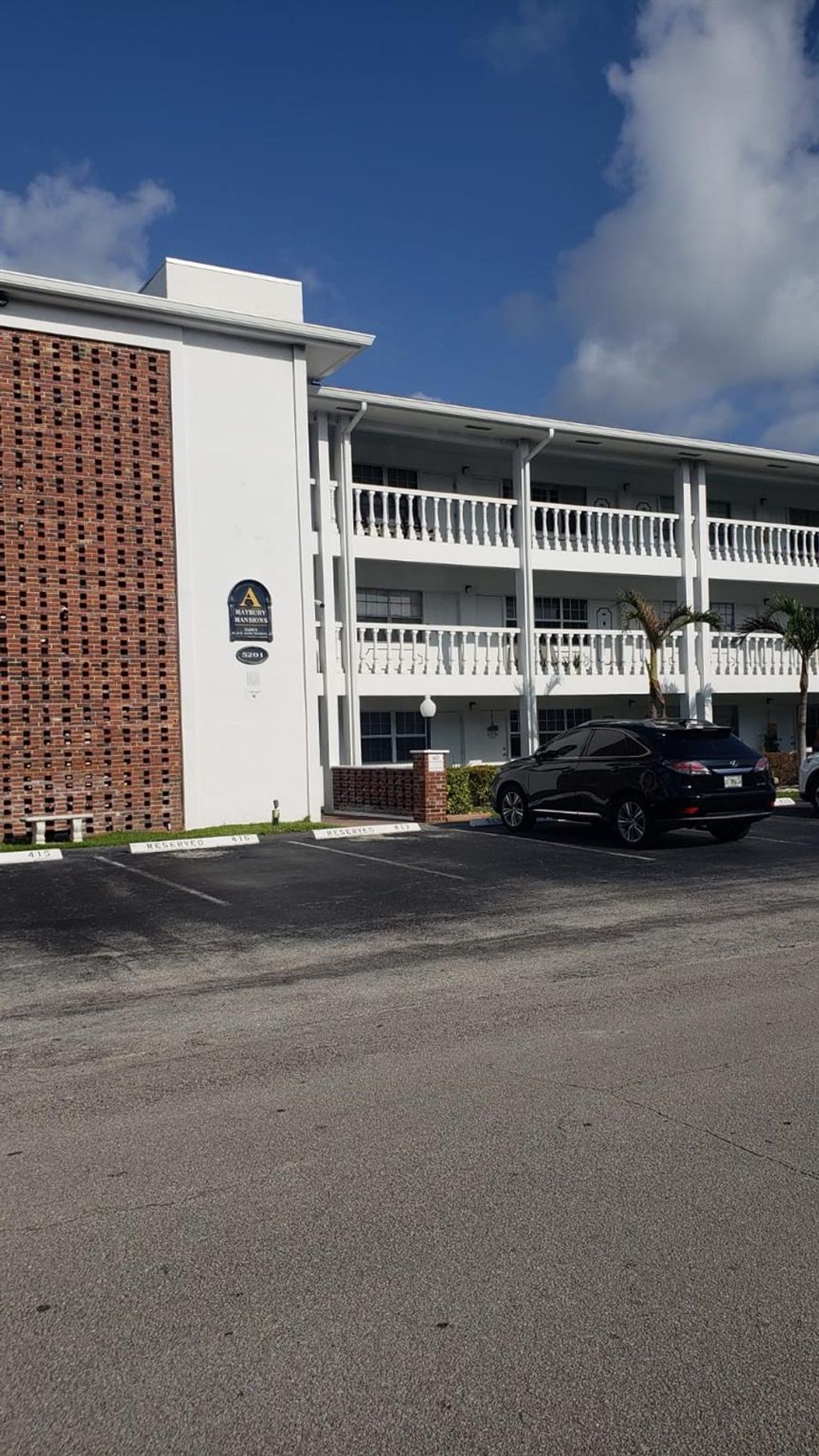 Photo of 5201 NE 24th Terrace #210, Fort Lauderdale, FL 33308 (MLS # F10498132)