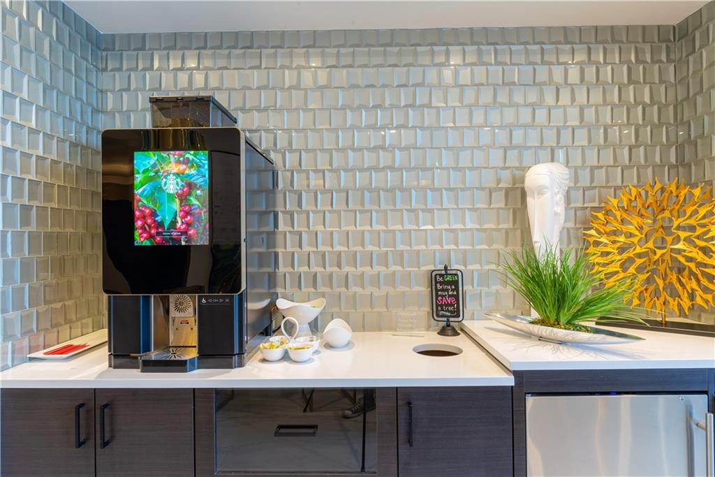 Ft Lauderdale Land & Dev - Residential Lease