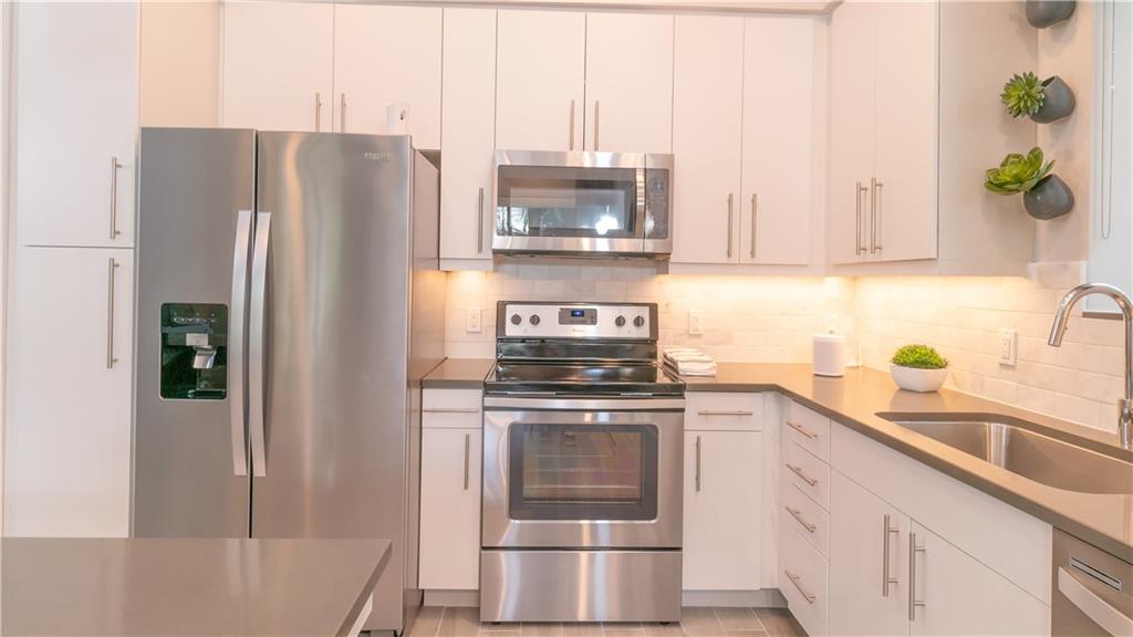 Ft Lauderdale Land & Dev - Residential Lease