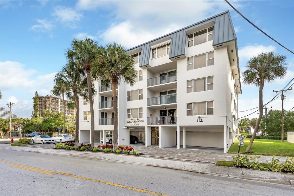 Photo of 112 N Birch Road #202, Fort Lauderdale, FL 33304 (MLS # F10549512)