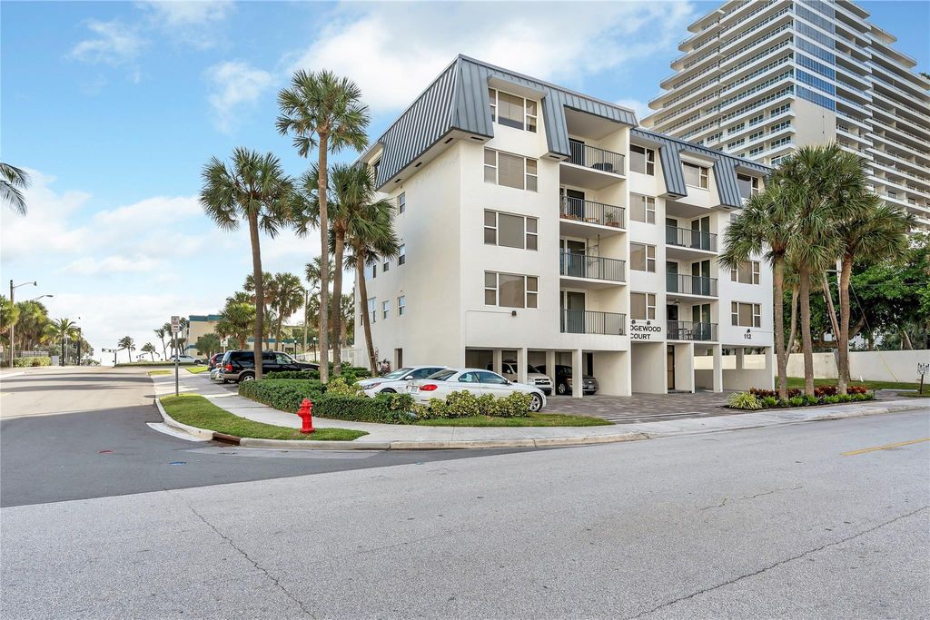 Photo of 112 N Birch Road #202, Fort Lauderdale, FL 33304 (MLS # F10549512)