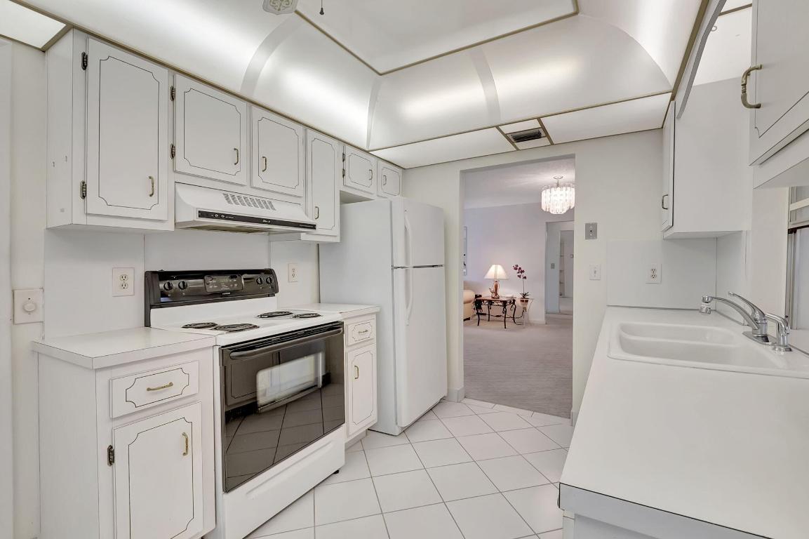 PALM BEACH LEISUREVILLE SEC 10 - Residential