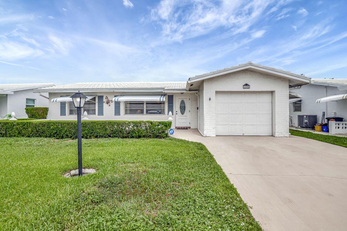 PALM BEACH LEISUREVILLE SEC 10 - Residential