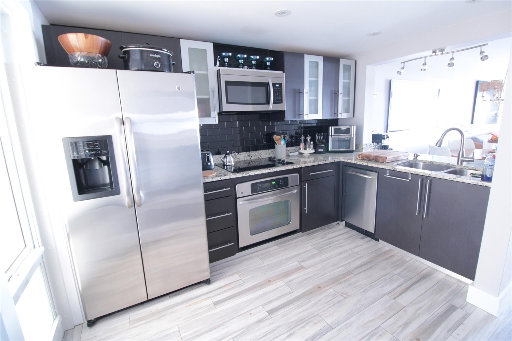 440 Paradise Isle Boulevard 105