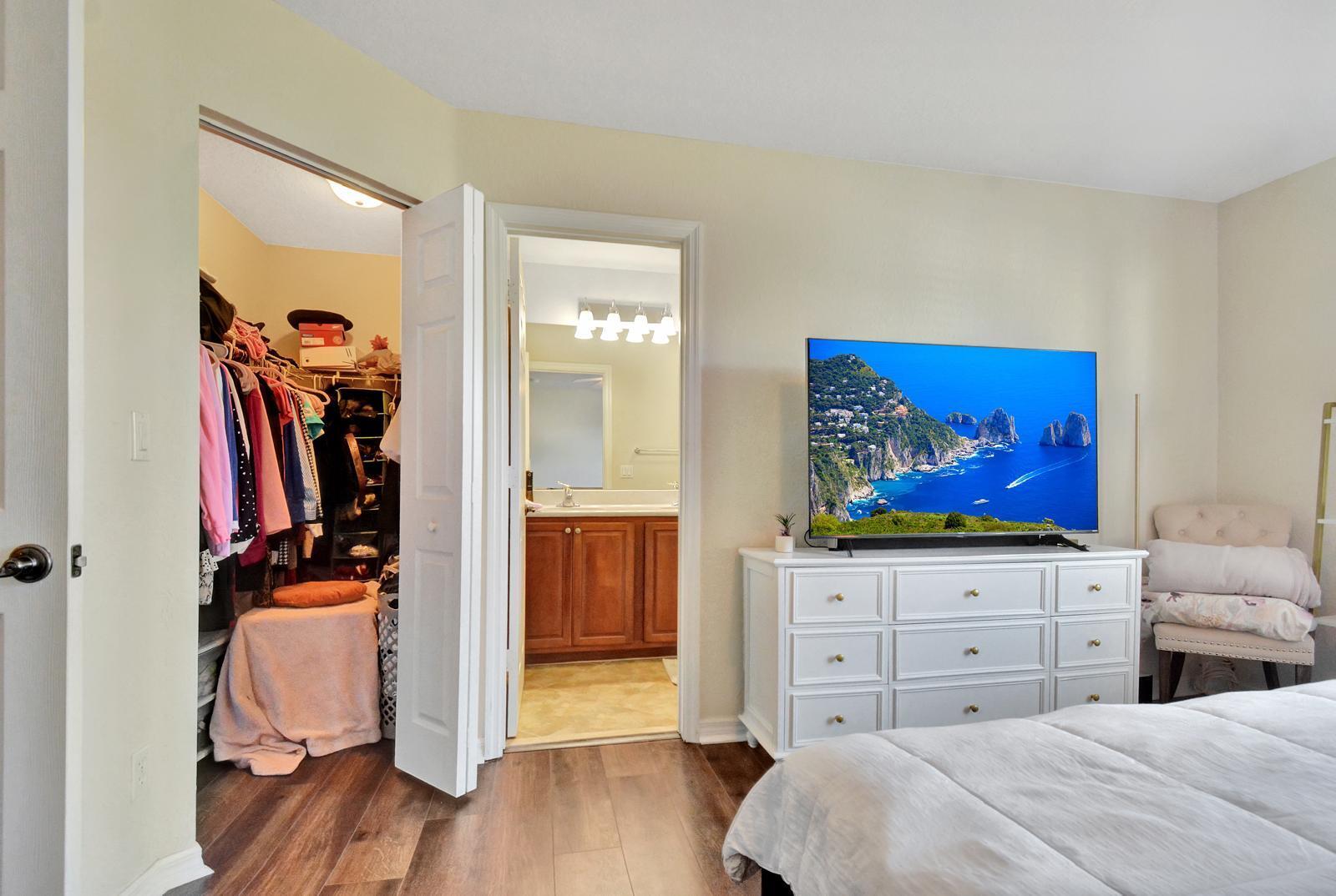 ROYAL WOODS CONDO - Residential Lease