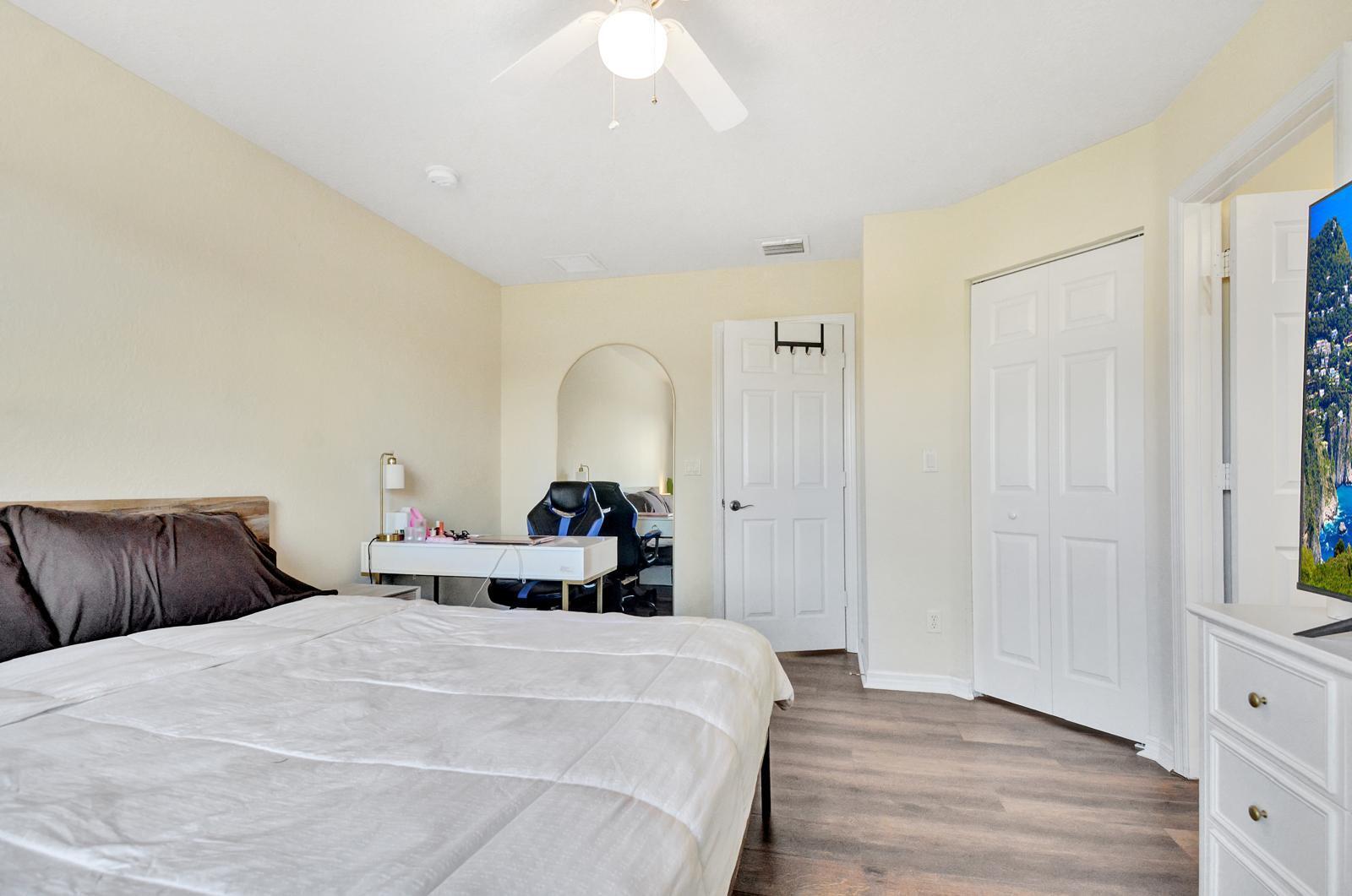 ROYAL WOODS CONDO - Residential Lease